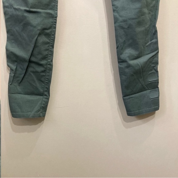 Arc’teryx Cotton Pants Size 4 Teal Green Skinny Leg
Reflective Inner Leg - Picture 6 of 10